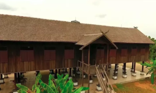 rumah adat Kalimantan Tengah disebut